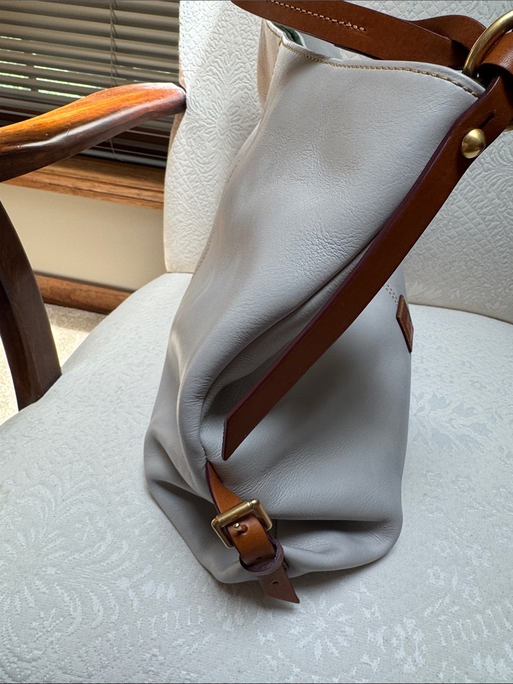 Dooney & Bourke Florentine leather medium sac with twisted strap Ecru EUC - Picture 4 of 13